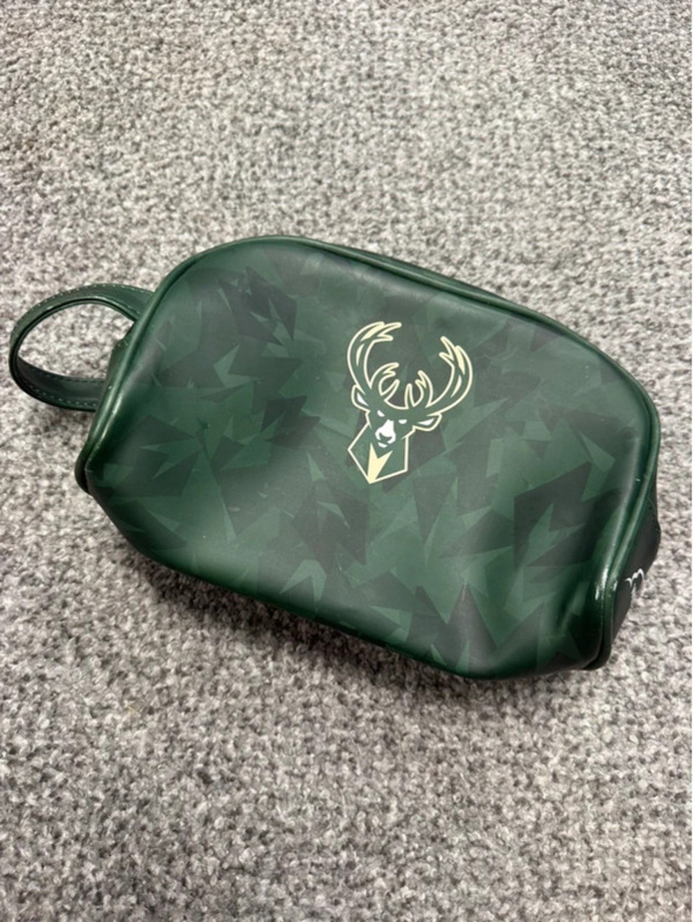 Milwaukee Bucks Green Geometric Toiletry Bag / Dopp Kit NBA 🏀